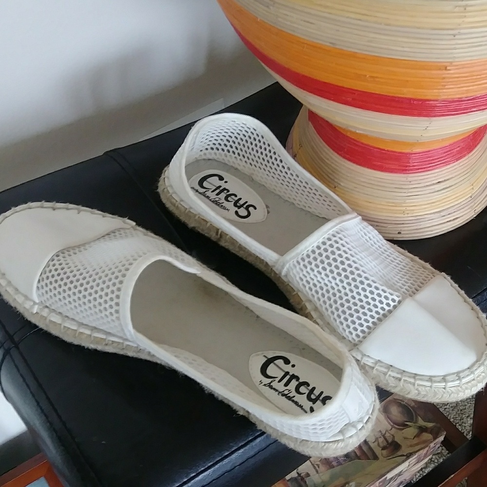 Grasshopper Circus flat casual slip on shoes